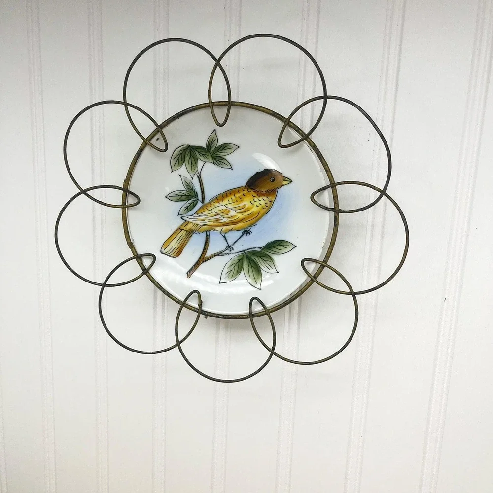 Vintage Bird Plate with Metal Hanger Set‎ of 2: Hand-Painted Ceramic Display